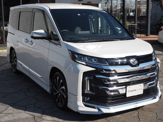 Toyota NOAH 2022-09 185158-4
