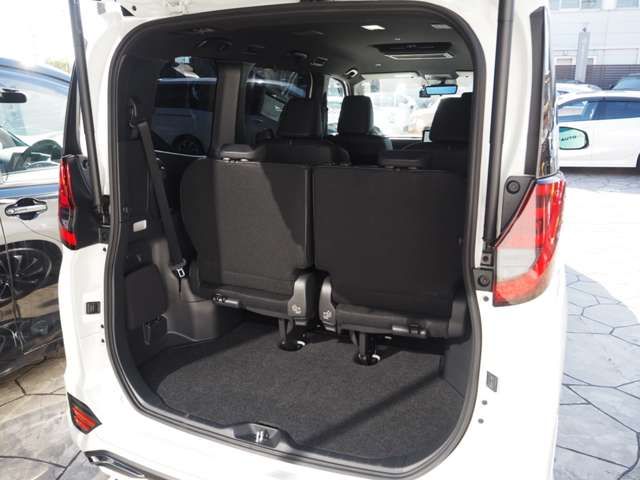 Toyota NOAH 2022-09 185158-17