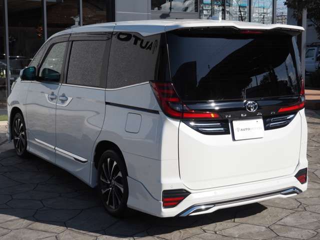 Toyota NOAH 2022-09 185158-2