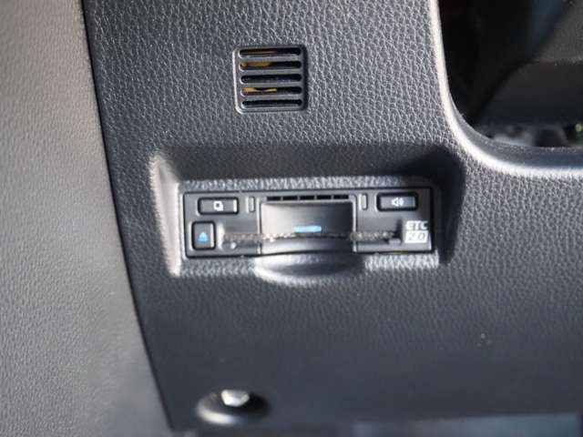 Toyota NOAH 2022-09 185158-18
