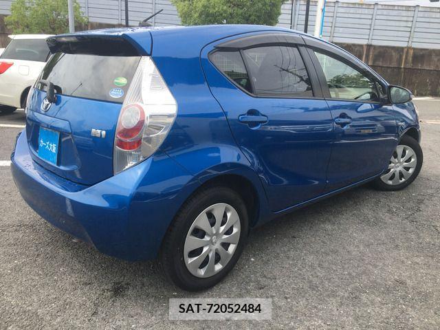 Toyota AQUA 2014-02 325938-2