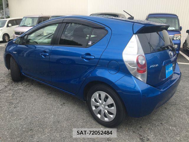 Toyota AQUA 2014-02 325938-3