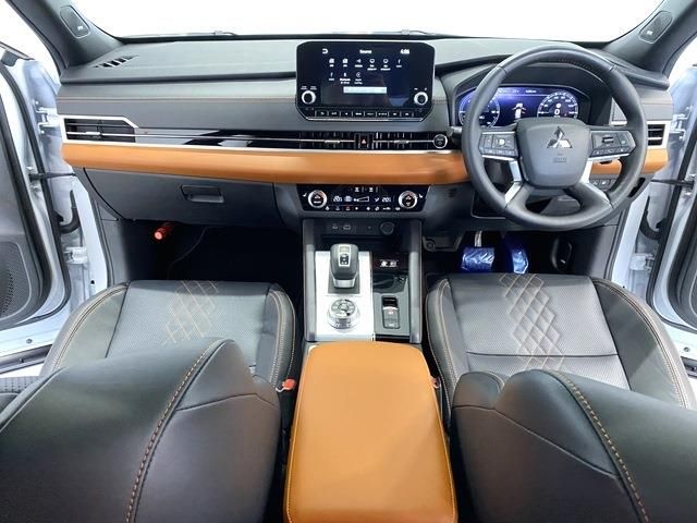 Mitsubishi OUTLANDER PHEV 2022-02 16032-1