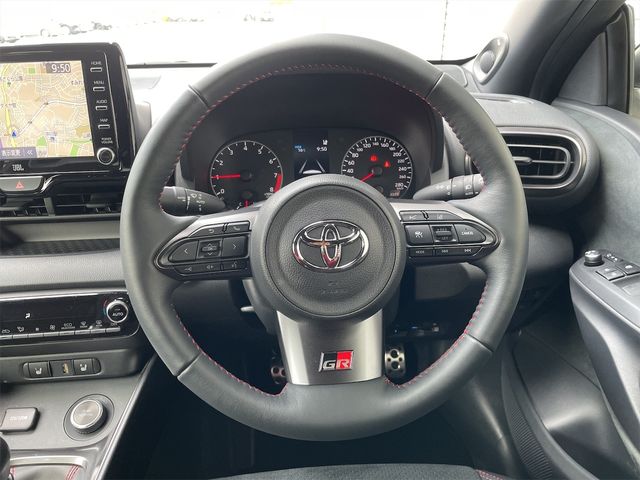Toyota YARIS 2020-11 182146-25