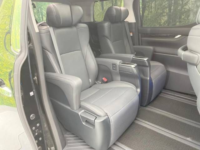 Toyota ALPHARD 2022-08 186172-9