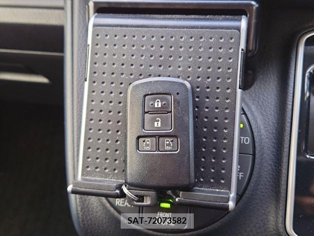 Toyota VOXY 2014-12 394986-29