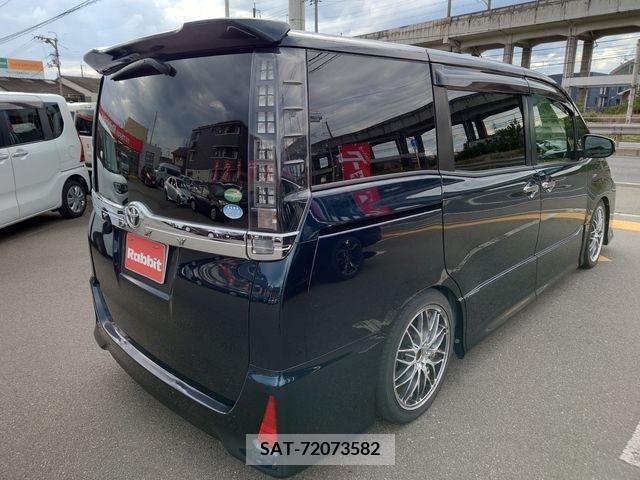 Toyota VOXY 2014-12 394986-9
