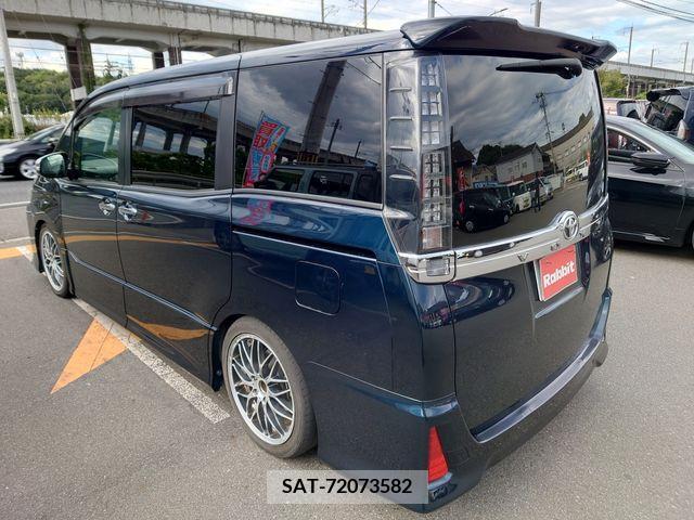 Toyota VOXY 2014-12 394986-8