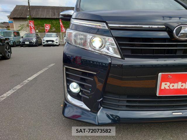 Toyota VOXY 2014-12 394986-4