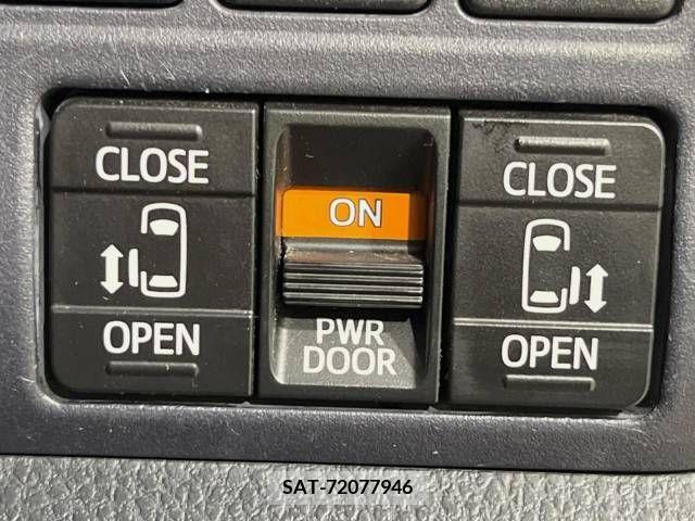 Toyota VOXY 2014-06 289252-2