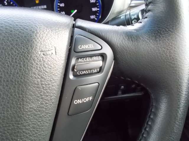 Nissan ELGRAND 2014-02 778-9