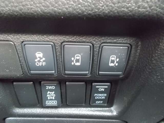 Nissan ELGRAND 2014-02 778-13
