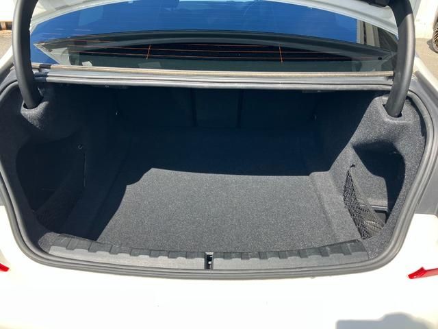 Bmw 3 SERIES 2019-03 22746-13