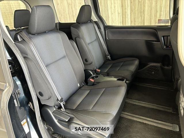 Toyota VOXY 2016-02 321492-20
