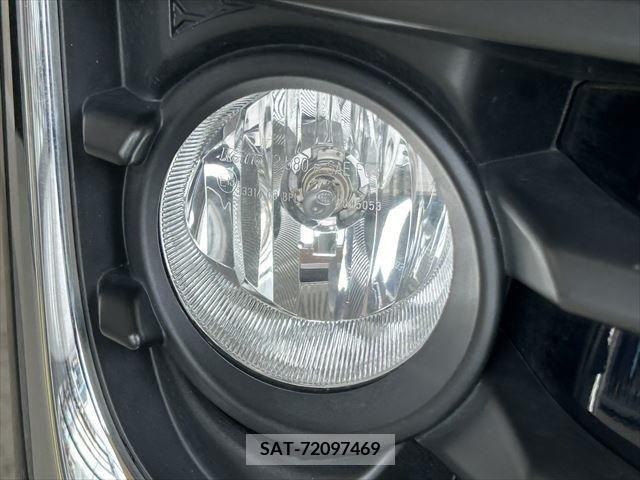 Toyota VOXY 2016-02 321492-11