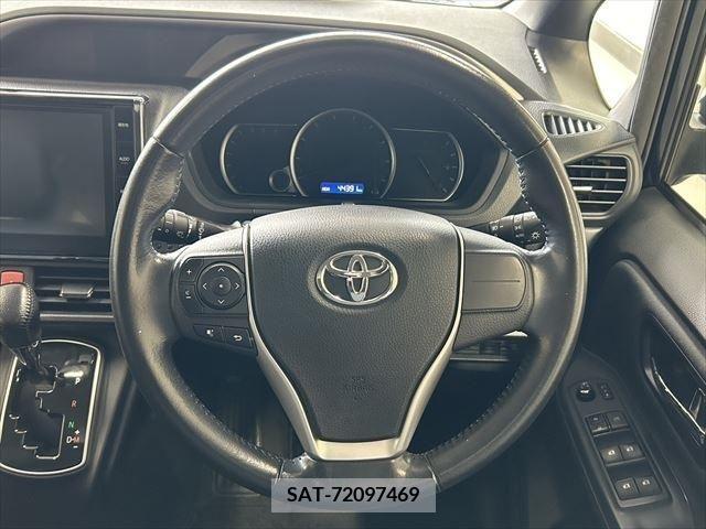 Toyota VOXY 2016-02 321492-26