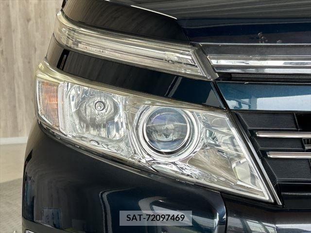 Toyota VOXY 2016-02 321492-9
