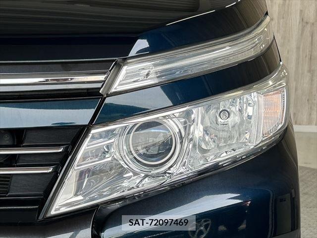 Toyota VOXY 2016-02 321492-8