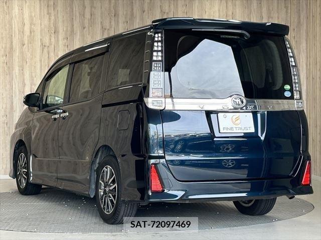 Toyota VOXY 2016-02 321492-6