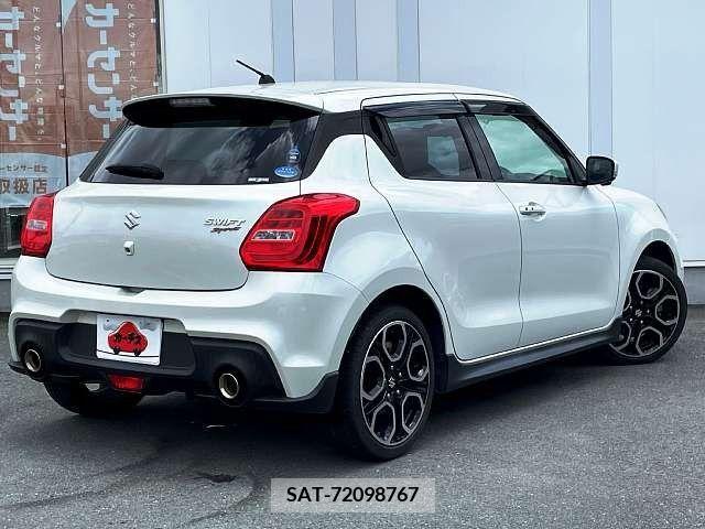 Suzuki SWIFT 2018-02 320789-2