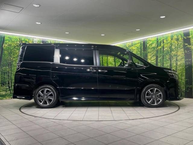 Toyota VOXY 2020-11 28245-17