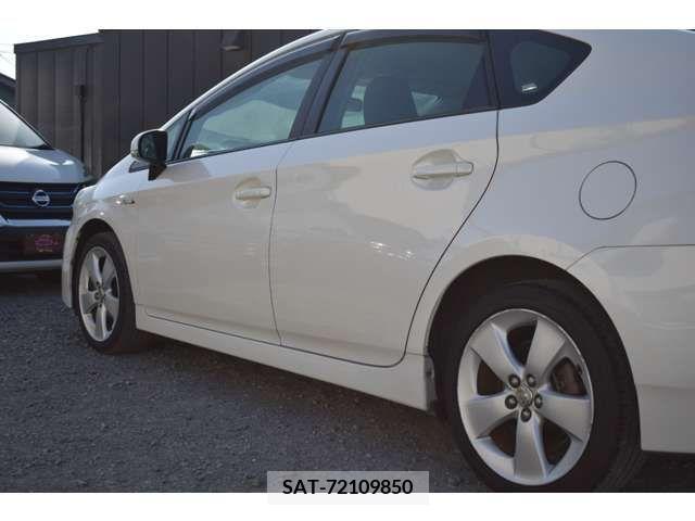 Toyota PRIUS 2010-06 281985-14