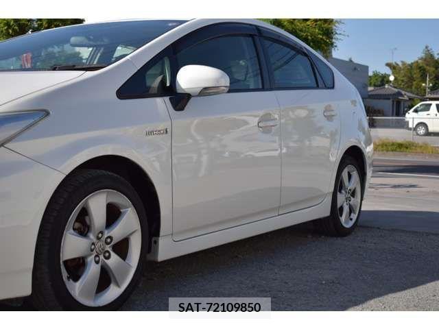 Toyota PRIUS 2010-06 281985-13