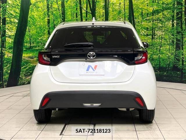 Toyota YARIS 2022-03 376203-15