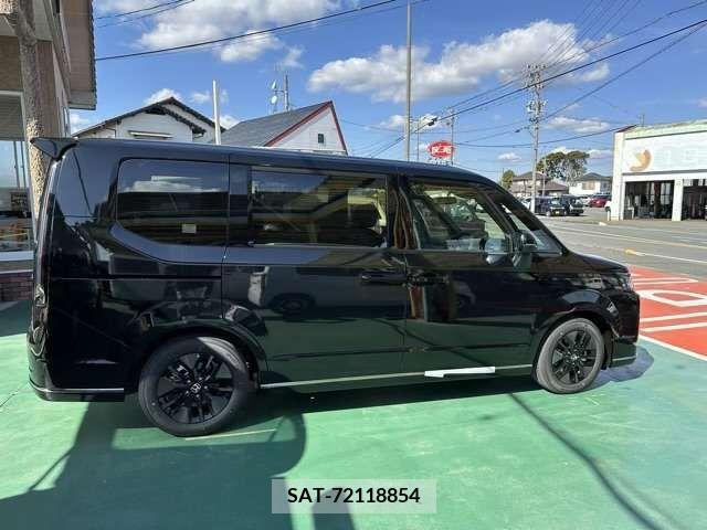 Honda e 2024-01 217413-18