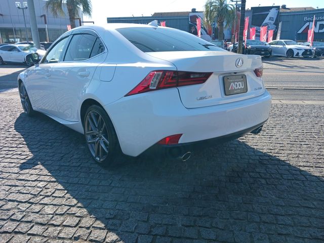 Lexus IS 2013-03 195603-2