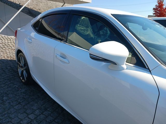 Lexus IS 2013-03 195603-4