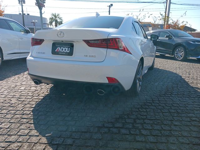 Lexus IS 2013-03 195603-6