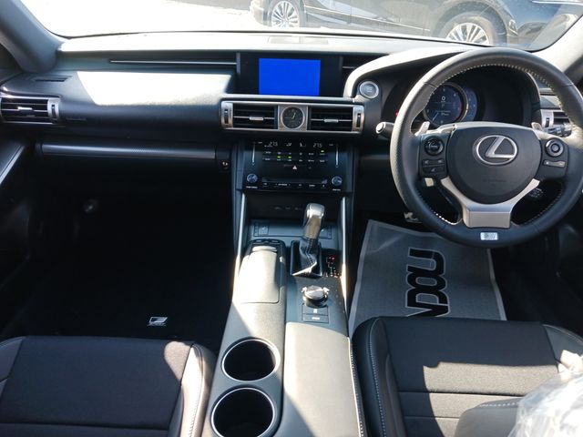 Lexus IS 2013-03 195603-8