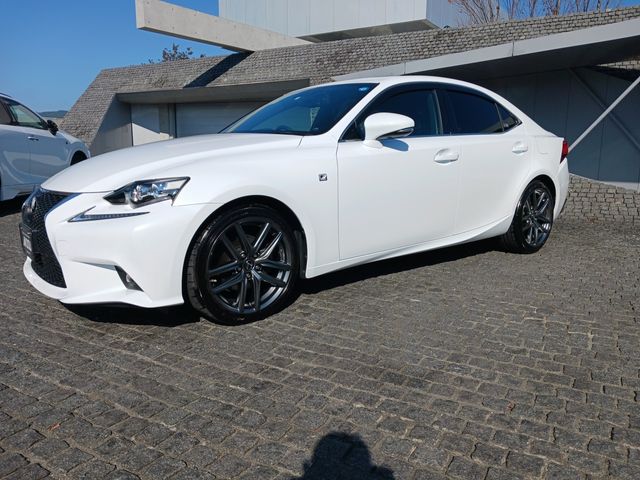 Lexus IS 2013-03 195603-1
