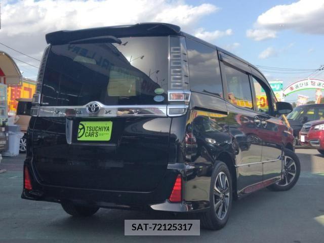 Toyota VOXY 2019-07 289134-1