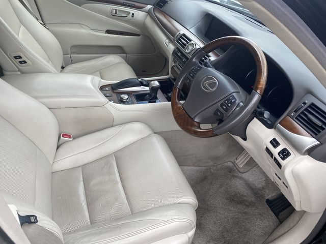 Lexus LS 2012-12 21695-5