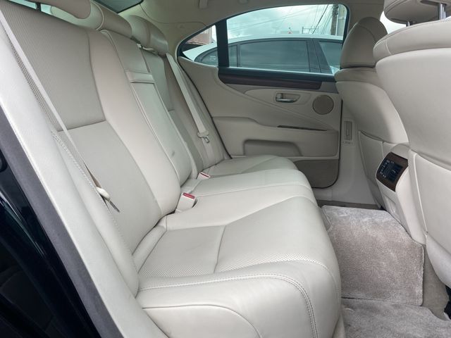 Lexus LS 2012-12 21695-7