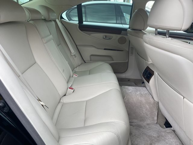 Lexus LS 2012-12 21695-6