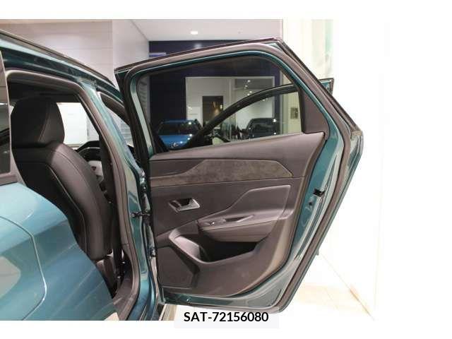 Peugeot 308 2023-04 333137-11