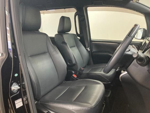 Toyota ESQUIRE 2017-02 27832-9