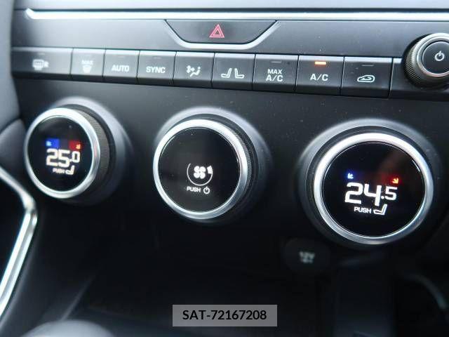 Jaguar E-PACE 2019-03 378721-10