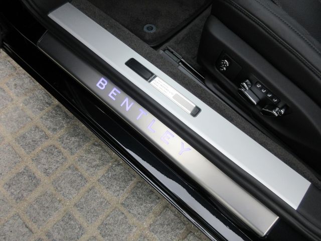 Bentley Bentley 2022-10 189003-21