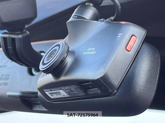 Subaru WRX STI 2017-05 290332-5