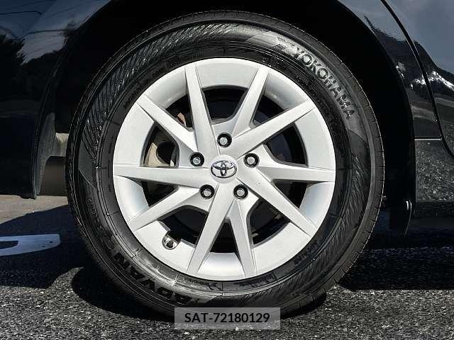 Toyota PRIUS ALPHA 2013-05 282402-3