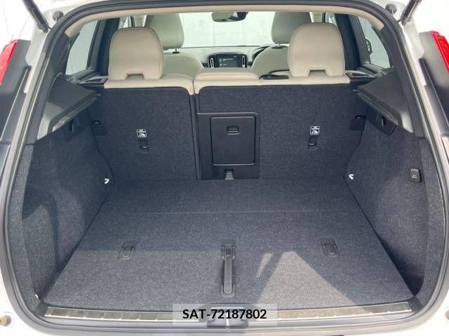 Volvo XC40 2022-03 394911-14