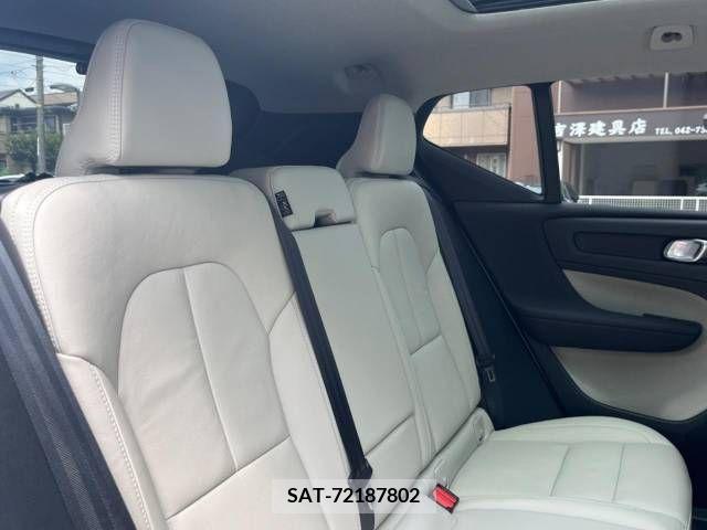 Volvo XC40 2022-03 394911-13