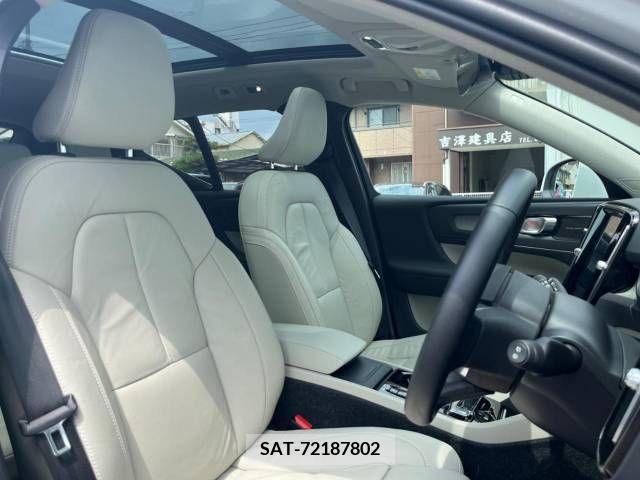 Volvo XC40 2022-03 394911-12