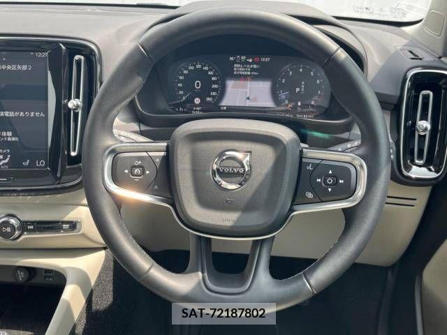 Volvo XC40 2022-03 394911-11