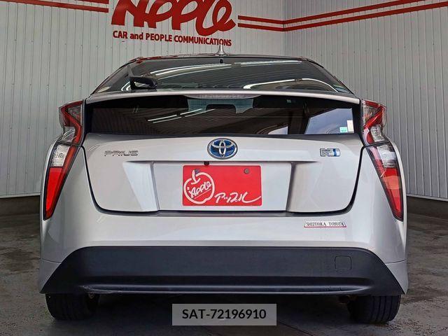Toyota PRIUS 2017-08 384152-7