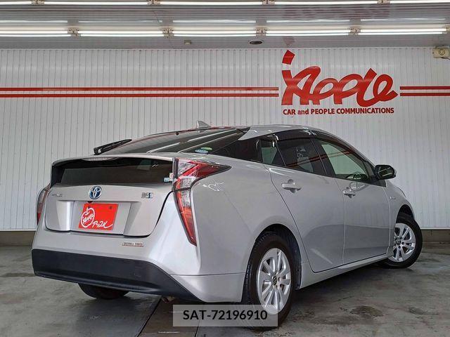 Toyota PRIUS 2017-08 384152-11